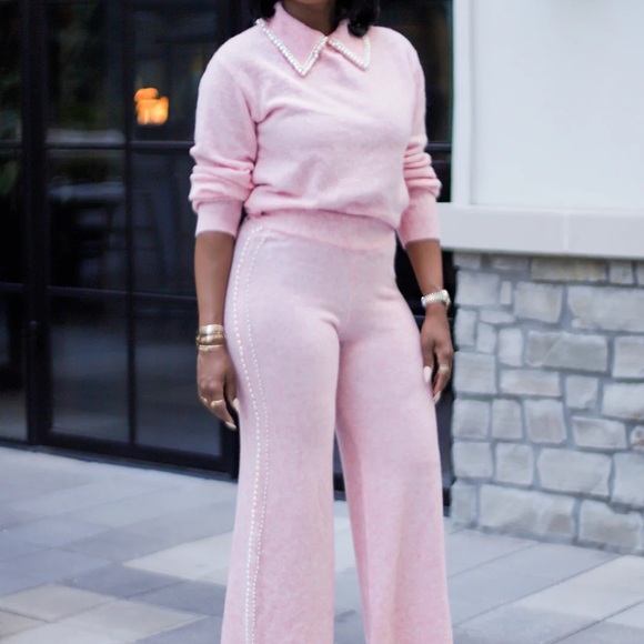 Green Sweater with Pearl Collar w/ matching pants - Picture 4 of 4